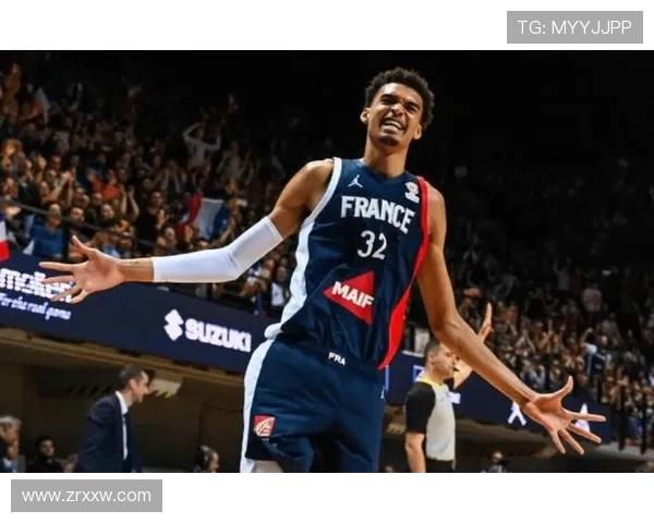 文班打趣法国队五内线NBA未来 文班打趣法国队五内线NBA未来